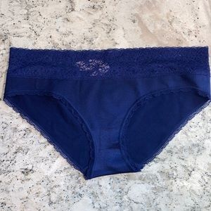 BRAND NEW NAVY VICTORA’S SECRET HIP HUGGERS!